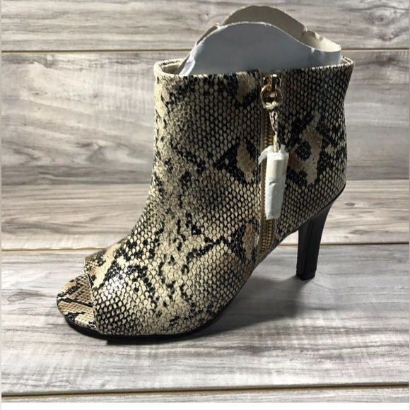 Torrid 4B Snake Peep Toe Heel BTI Size 10 - Picture 7 of 9